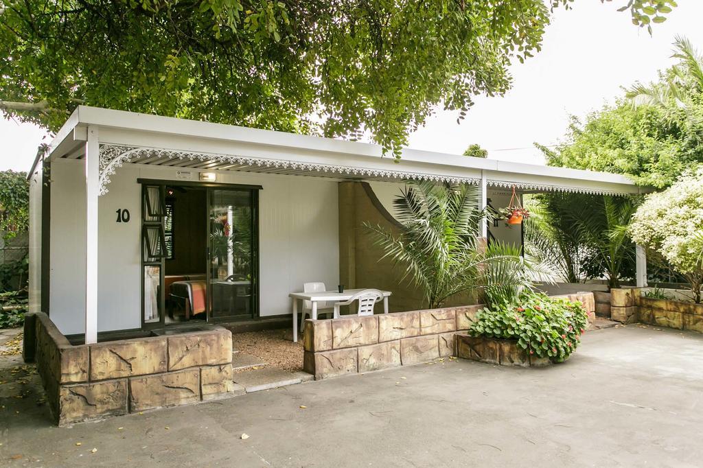 Sun Bell Lodge Белвилл Экстерьер фото