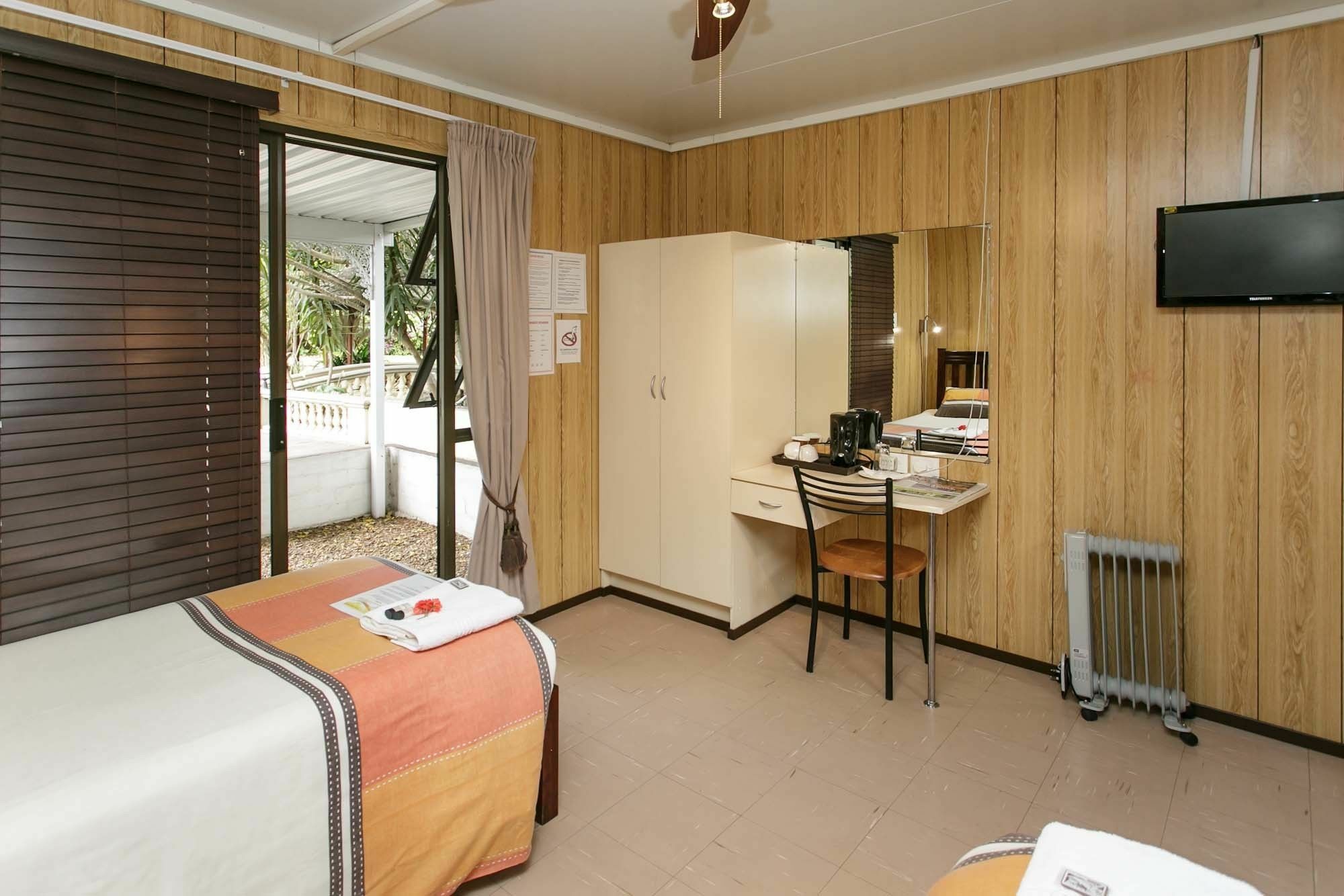 Sun Bell Lodge Белвилл Экстерьер фото